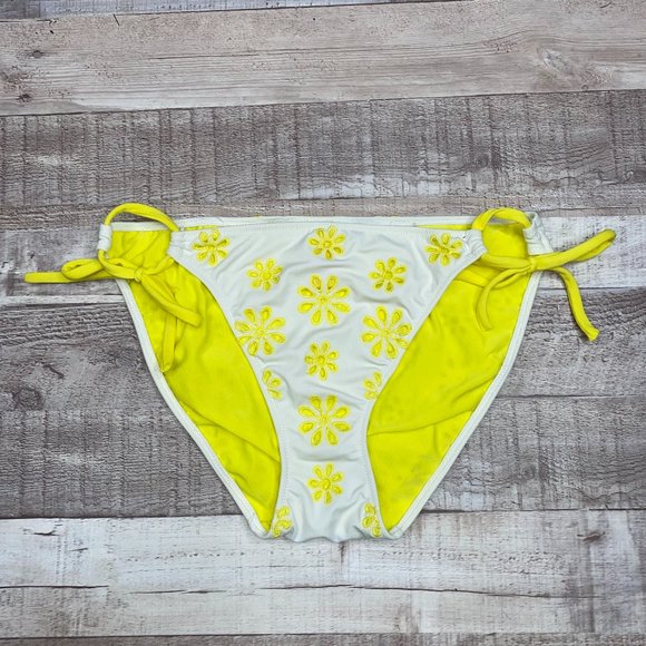 Victoria's Secret Other - Victorias Secret Flower Cut Out Bikini Bottom M